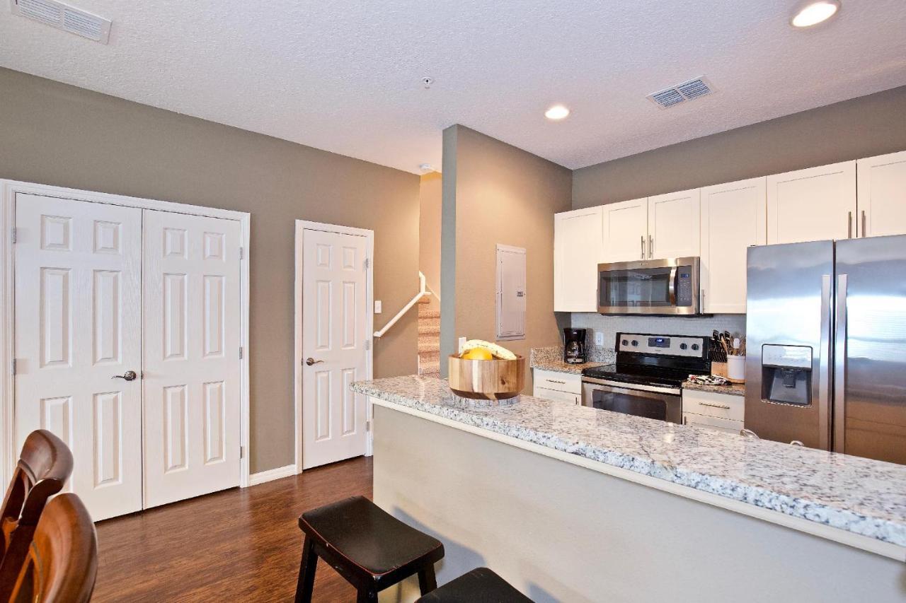 Great And Practical Townhouse In Gated Community, Sleeps 6 10 Min To Disney! Orlando Esterno foto