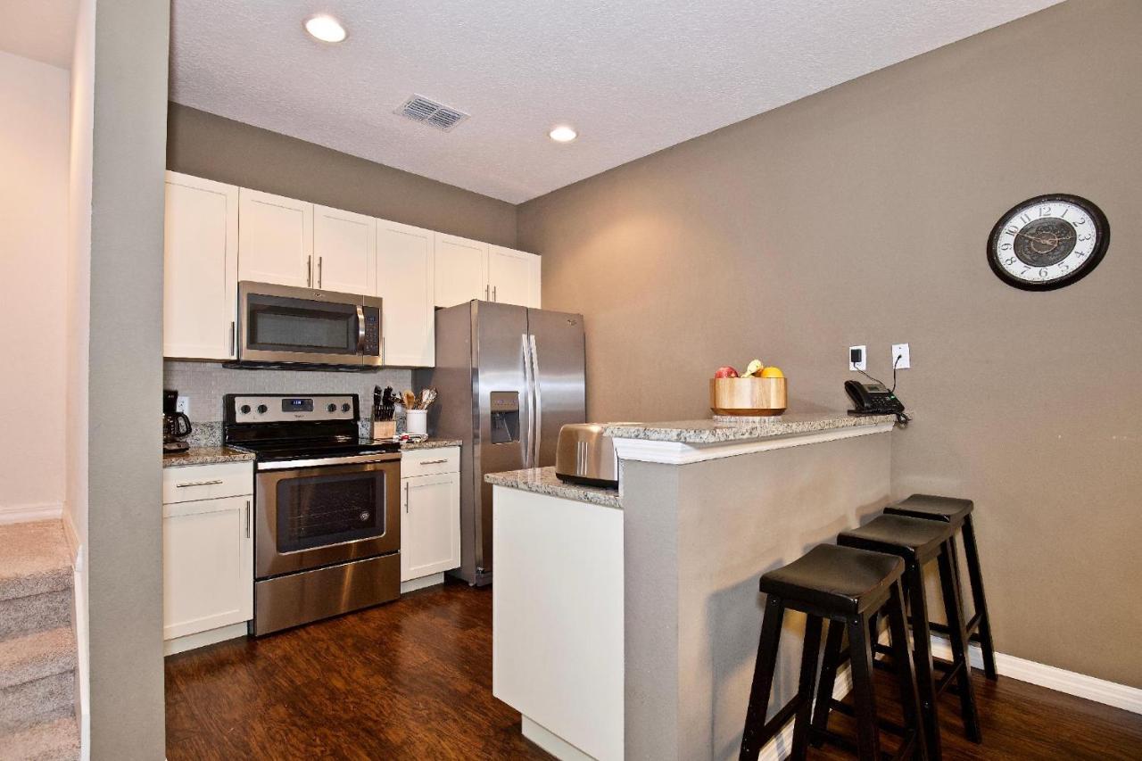 Great And Practical Townhouse In Gated Community, Sleeps 6 10 Min To Disney! Orlando Esterno foto