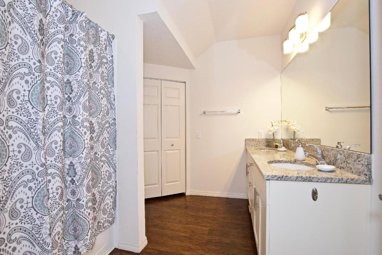 Great And Practical Townhouse In Gated Community, Sleeps 6 10 Min To Disney! Orlando Esterno foto